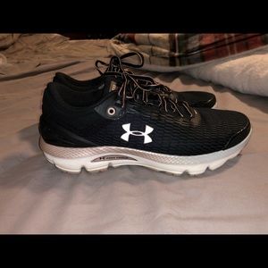 Under Armour Charged Intake shoes